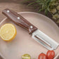 🥕 KAUFE 2, ERHALTE 1 GRATIS! 🔪 Multifunktions-Schäler – Rasiermesserscharfe Klinge, Ergonomischer Holzgriff & Integrierter Flaschenöffner für Die Küche ✨